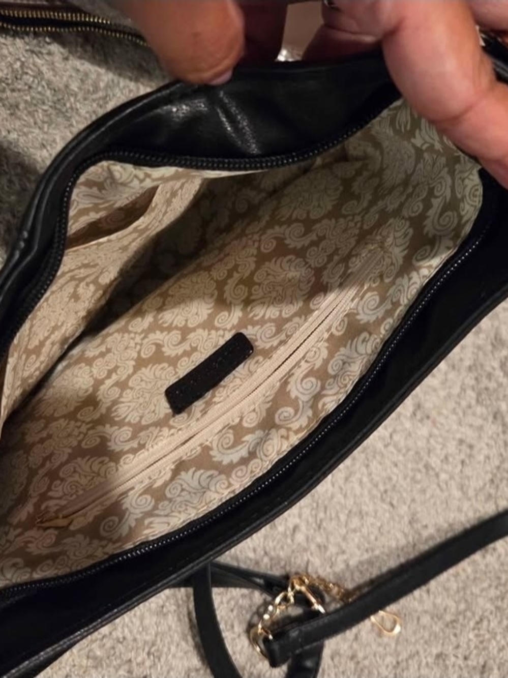 modern+chic Tote - Picture 2 of 2